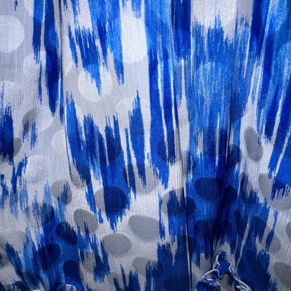 Formal blue & white dress with belt and keyhole in the top. Size 4. - Picture 3 of 5